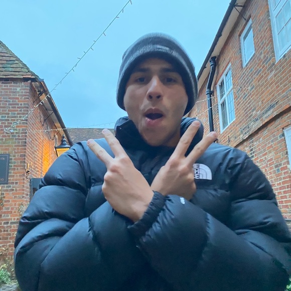 Meet your Posher, Jariel - Picture 1 of 1